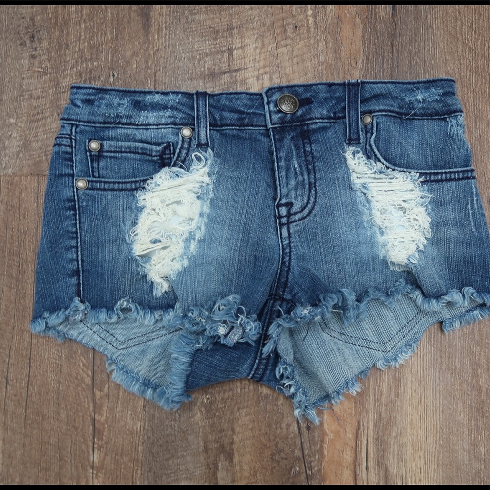 Distressed booty Shorts
